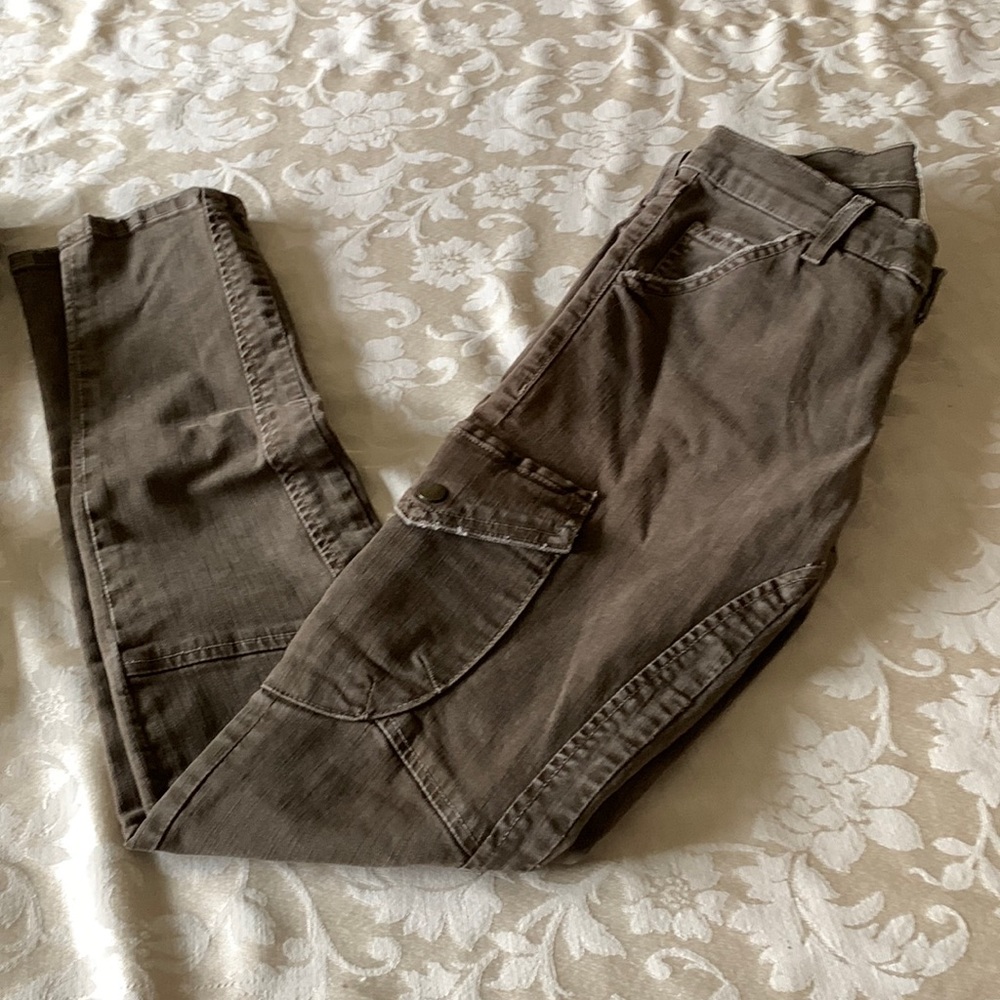 Current Elliot cargo pants.